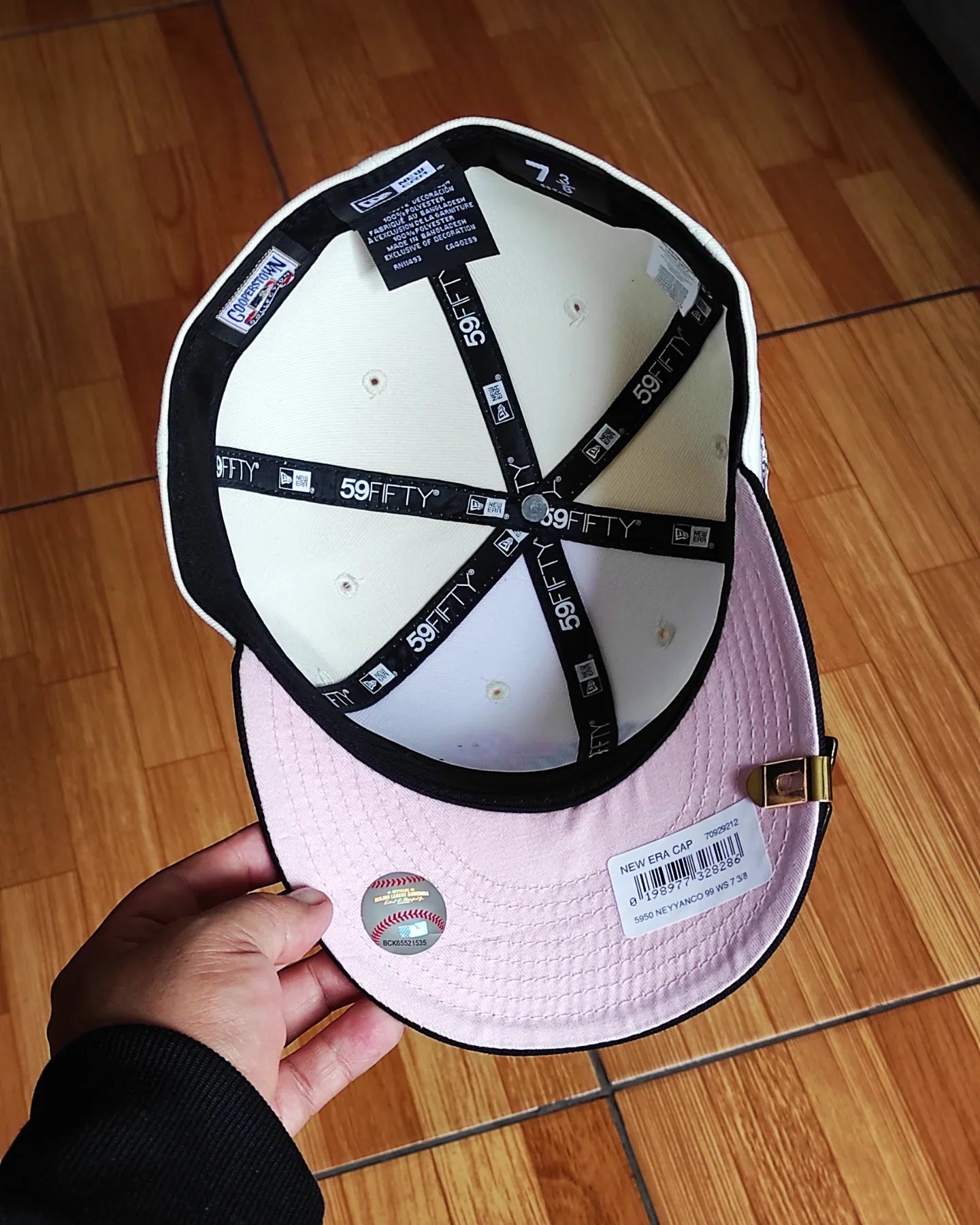 New Era New York Yankees Rose Chrome Black / pink edition 59fifty fitted