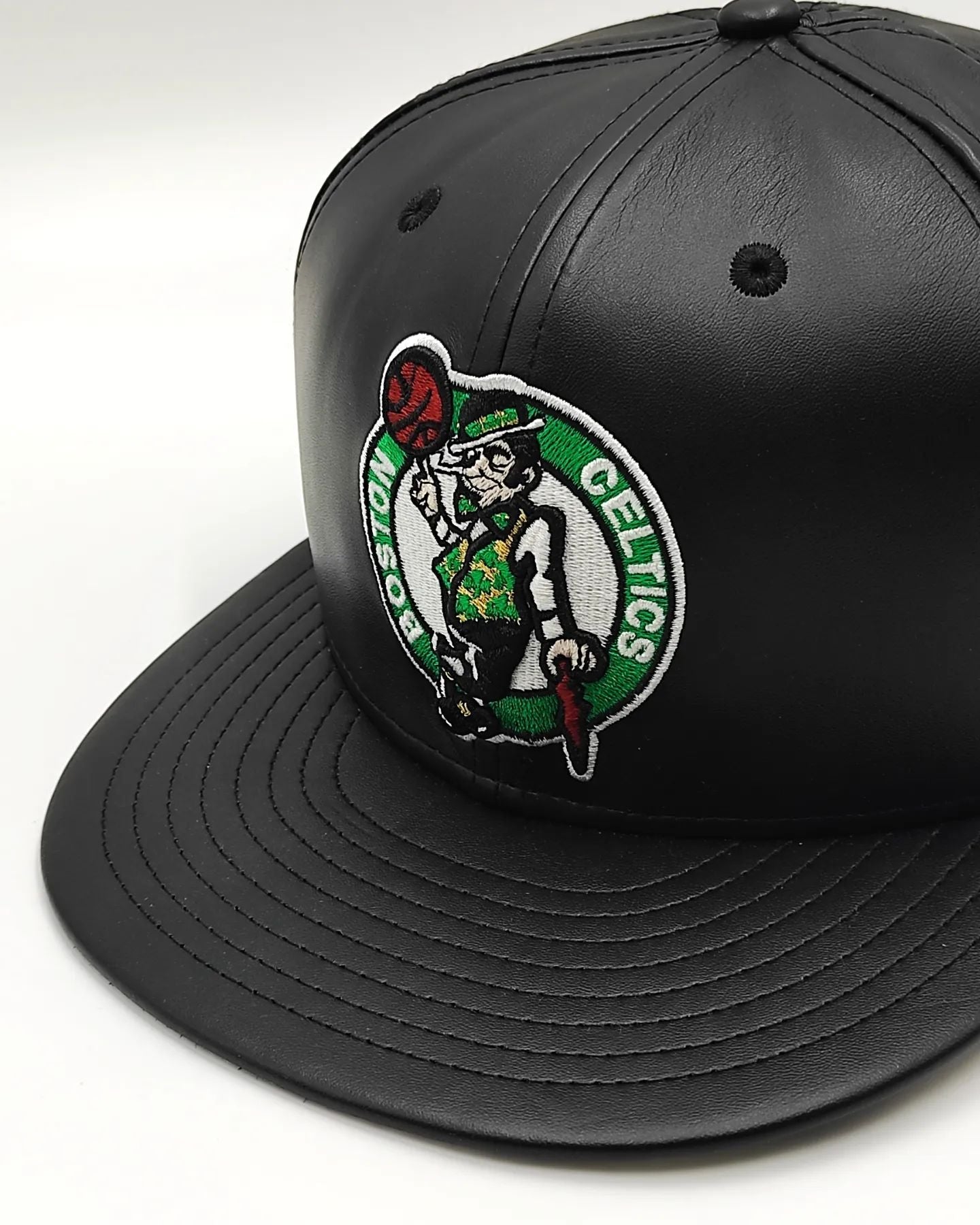 GORRA NEW ERA BOSTON CELTICS 59FIFTY VER,CUERO
