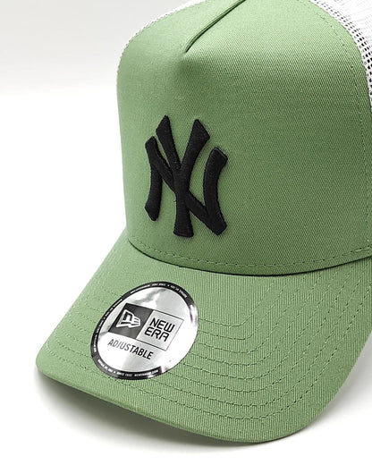 New Era New York Yankees league Essential trucker