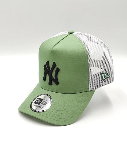 New Era New York Yankees league Essential trucker