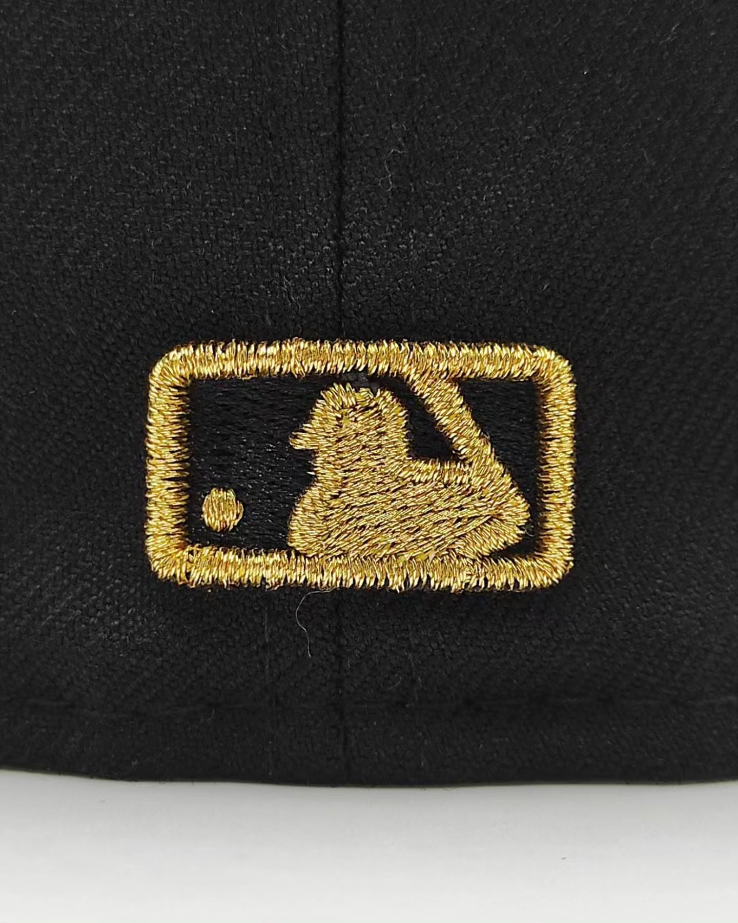 New Era New York Yankees 59Fifty metalicc accent