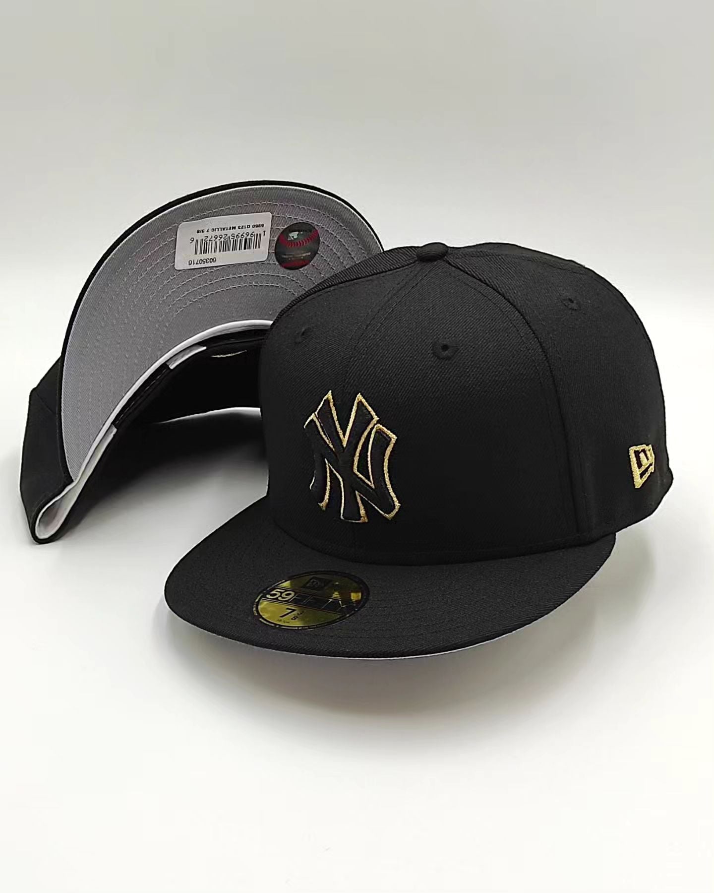 New Era New York Yankees 59Fifty metalicc accent