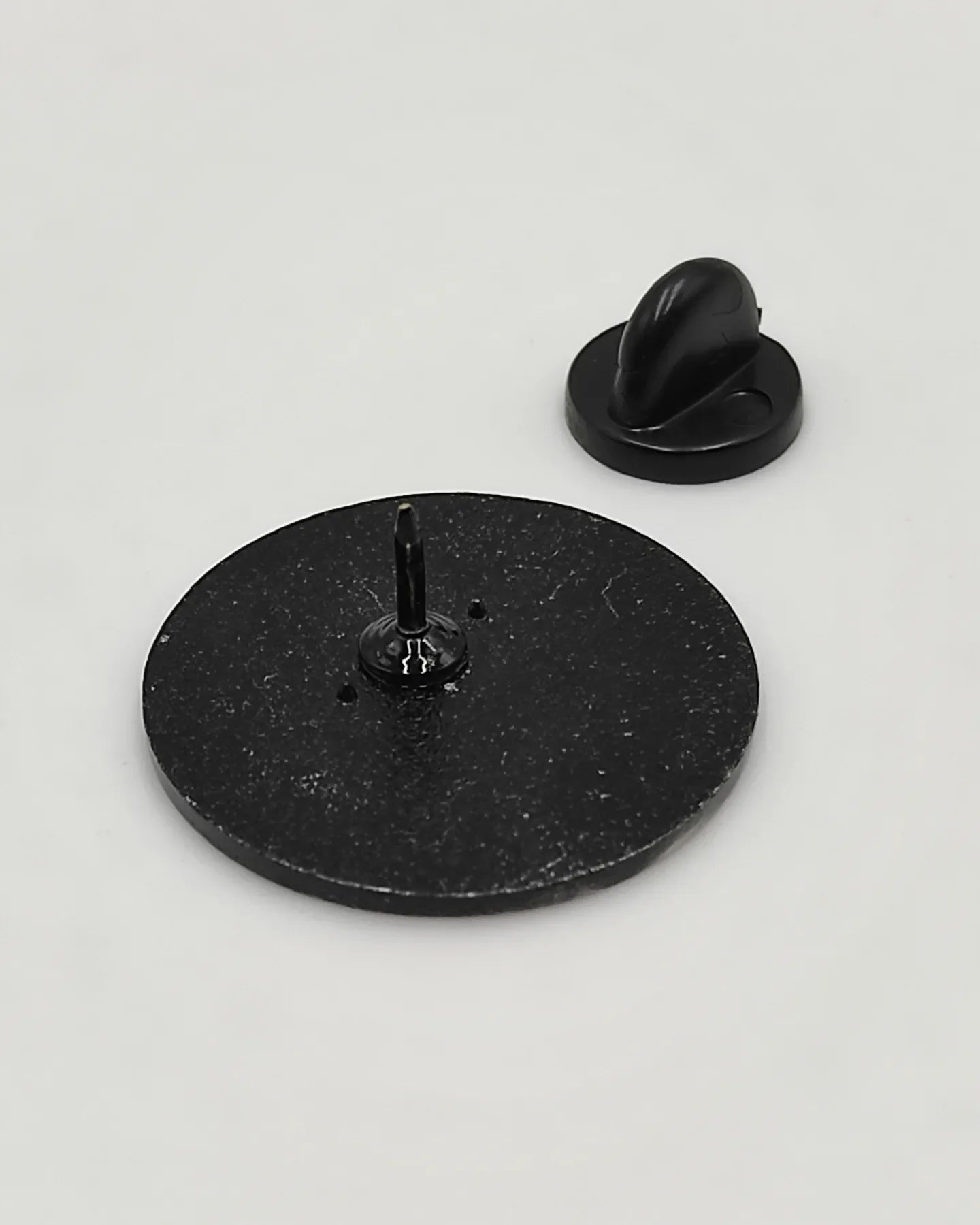 Pin metalico Hat Club