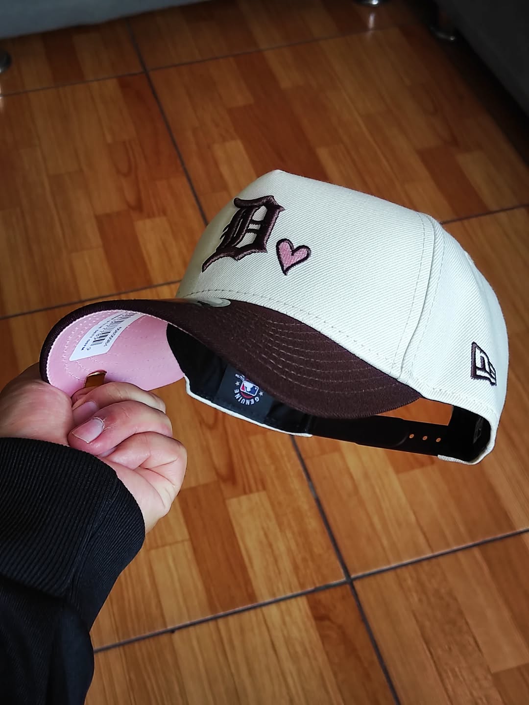 Detroit Tigers 'Pink Satin Hearts Walnut' 9FORTY A-Frame Snapback