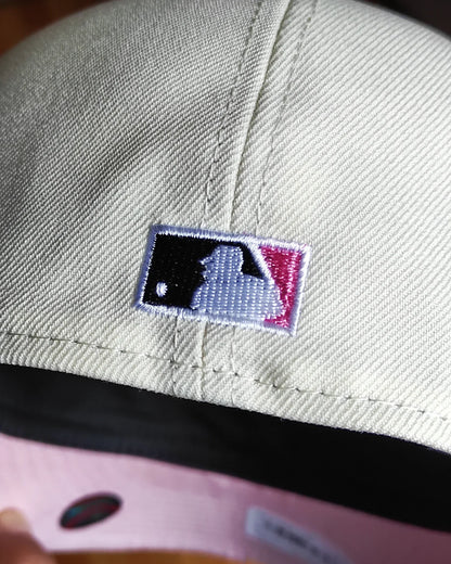 New Era New York Yankees Rose Chrome Black / pink edition 59fifty fitted