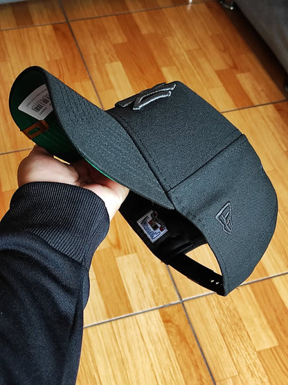 New Era New York Yankees World Series 1999 Liquid Titanium Edition 9Forty A Frame Snapback Hat