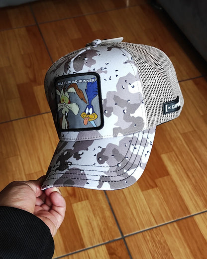 CAPSLAB LOONEY TUNES TRUCKER SNAPBACK HAT