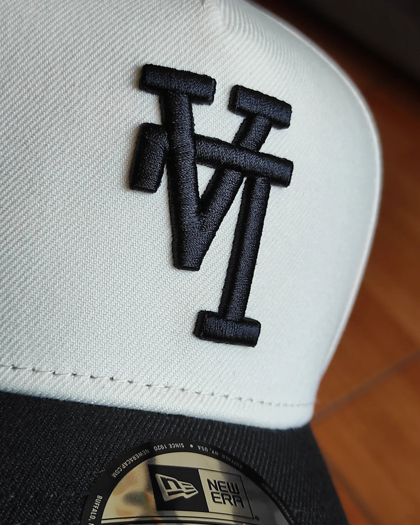 New Era Los Angeles Dodgers UPSIDE logo Chrome black  9FORTY A-FRAME