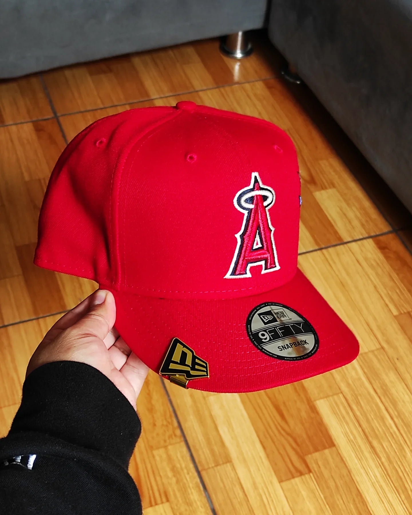 Los Angeles Angels Gray Bottom City Art Side Patch New Era 9Fifty Snapback - Red