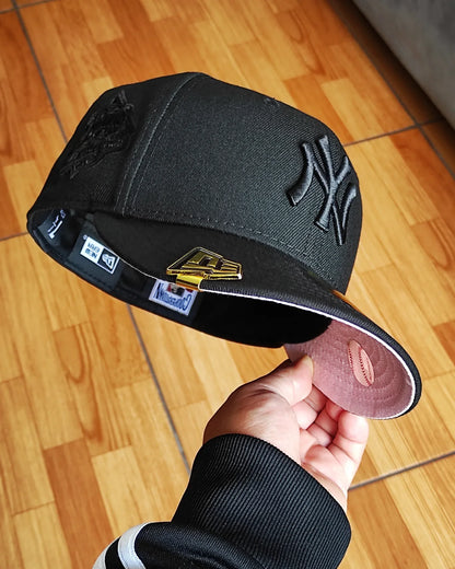 New Era New York Yankees World Series 1999 Black Pink Edition 59Fifty Fitted Hat