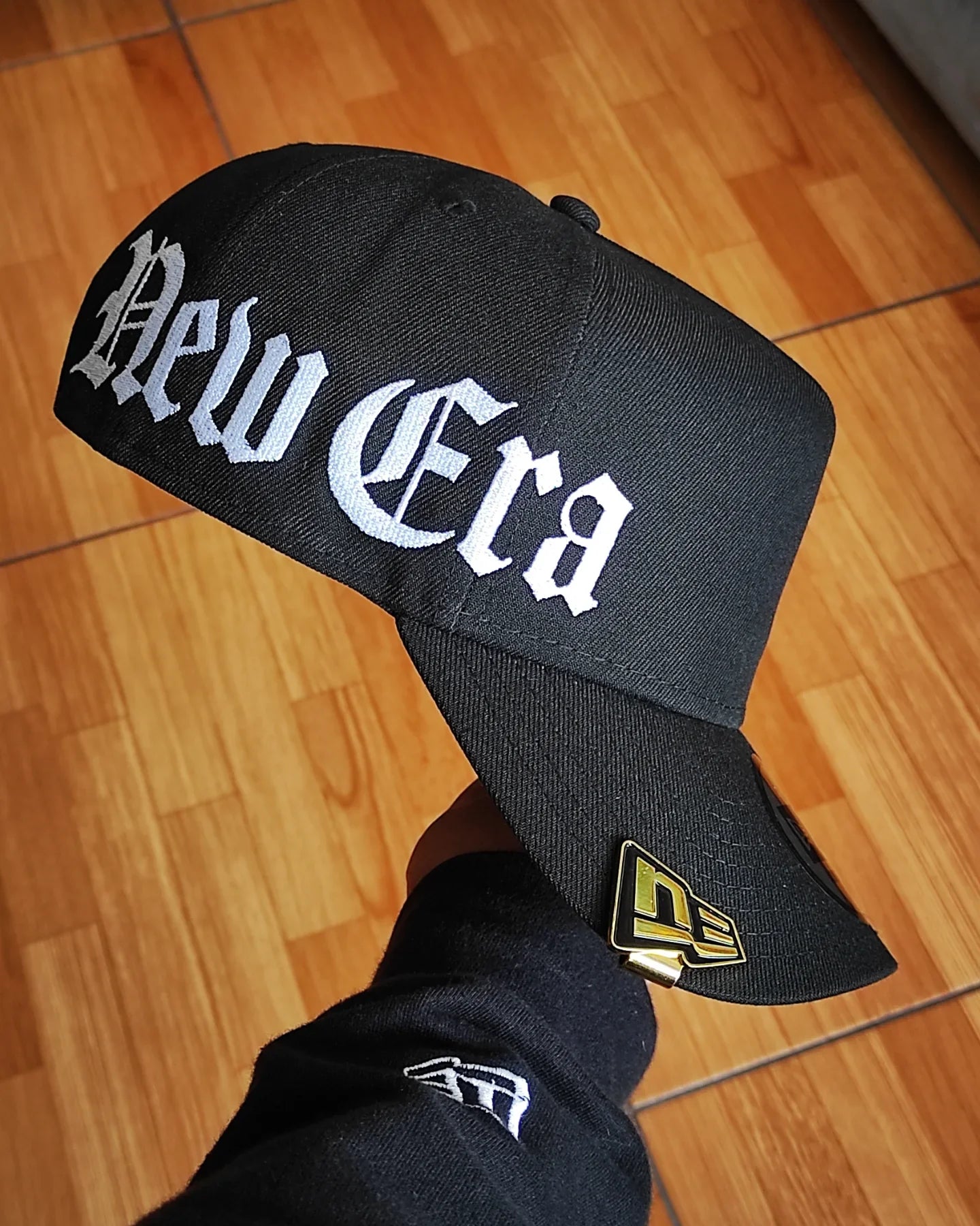 Gorra New Era Japan🇯🇵 Essential Ajustable A-frame negra.