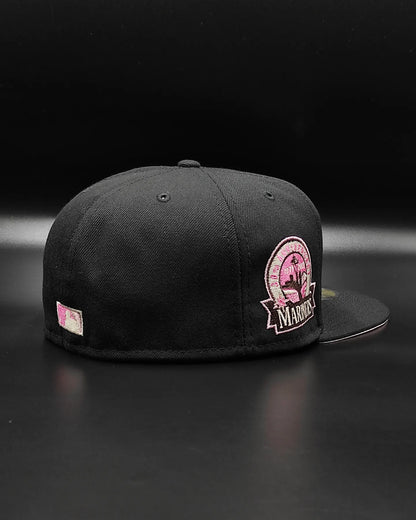 New Era 59fifty cookies and cream Seattle Mariners 30th Aniversario patch hat - black/pink
