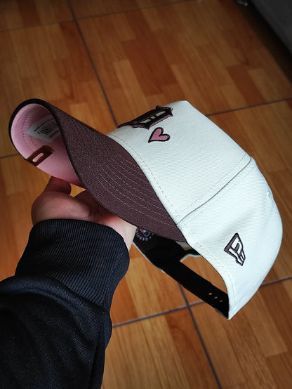 Detroit Tigers 'Pink Satin Hearts Walnut' 9FORTY A-Frame Snapback
