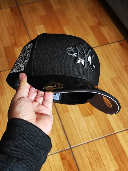 New Era New York Yankees Black Rose Subway Series 2000 Prime Edition 59Fifty Fitted Hat