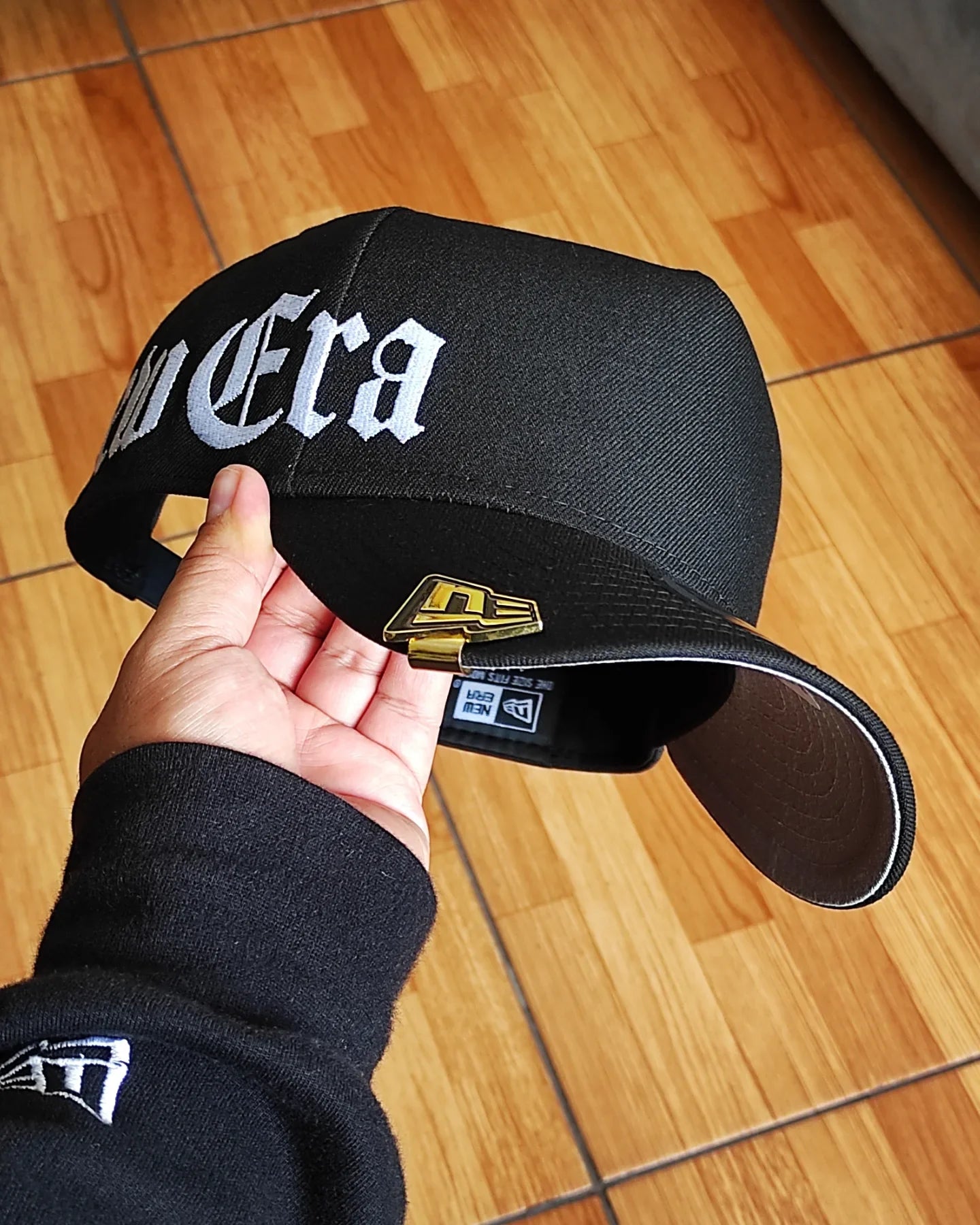 Gorra New Era Japan🇯🇵 Essential Ajustable A-frame negra.