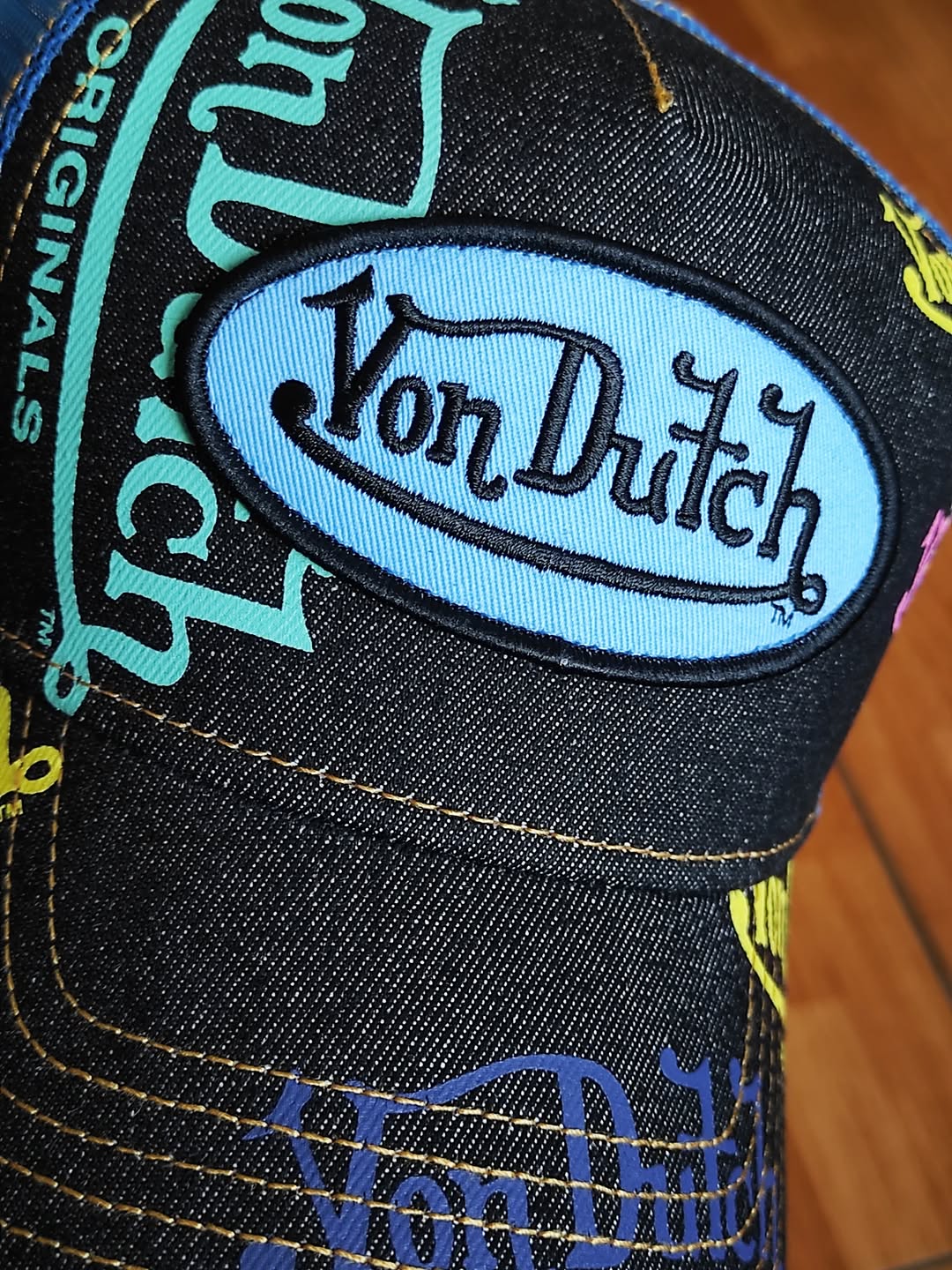 Gorra Con Dutch denim multilogo Trucker