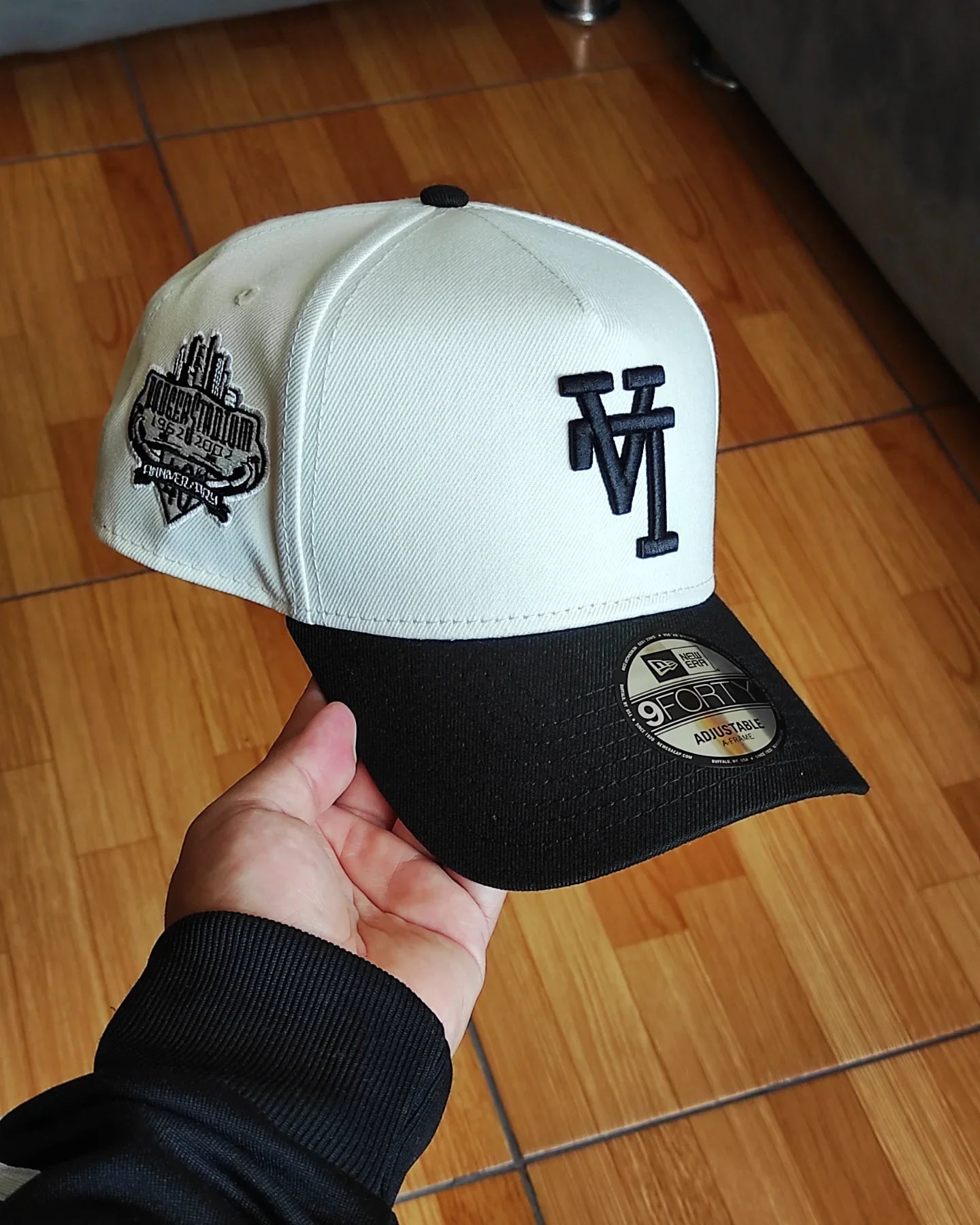 New Era Los Angeles Dodgers UPSIDE logo Chrome black  9FORTY A-FRAME
