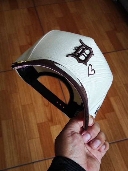 Detroit Tigers 'Pink Satin Hearts Walnut' 9FORTY A-Frame Snapback