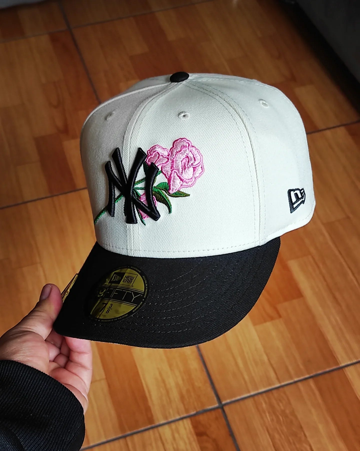 New Era New York Yankees Rose Chrome Black / pink edition 59fifty fitted