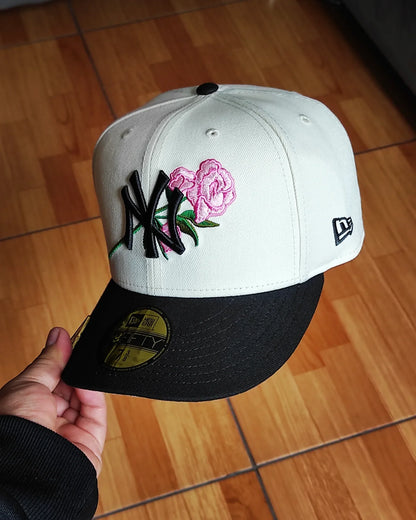 New Era New York Yankees Rose Chrome Black / pink edition 59fifty fitted