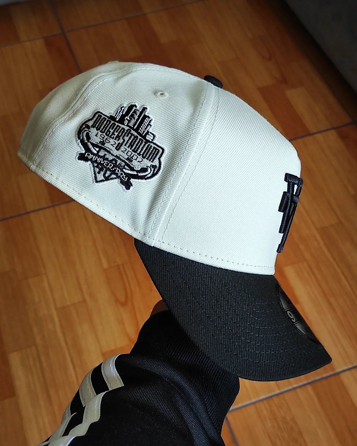 New Era Los Angeles Dodgers UPSIDE logo Chrome black  9FORTY A-FRAME