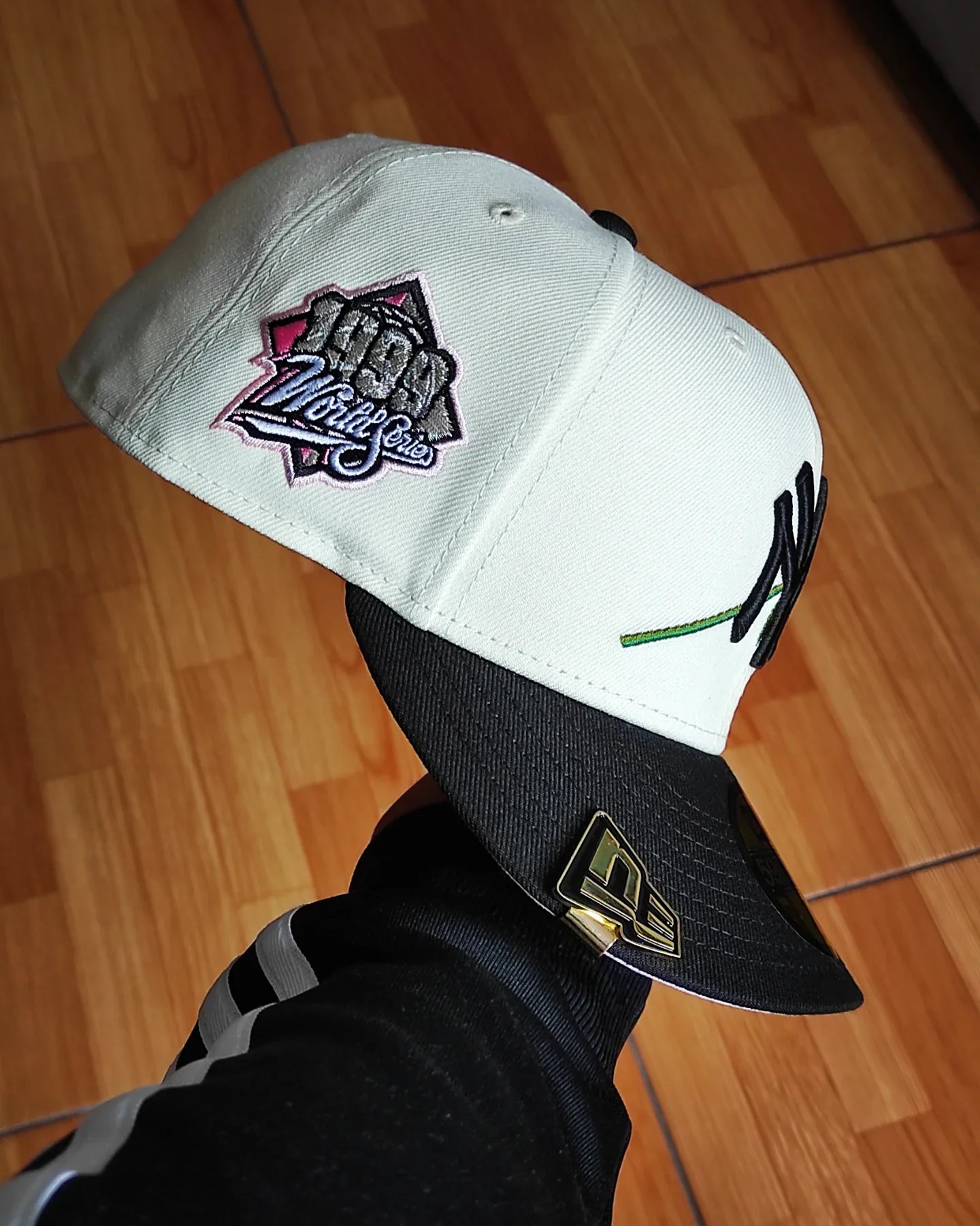 New Era New York Yankees Rose Chrome Black / pink edition 59fifty fitted