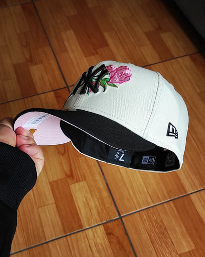 New Era New York Yankees Rose Chrome Black / pink edition 59fifty fitted