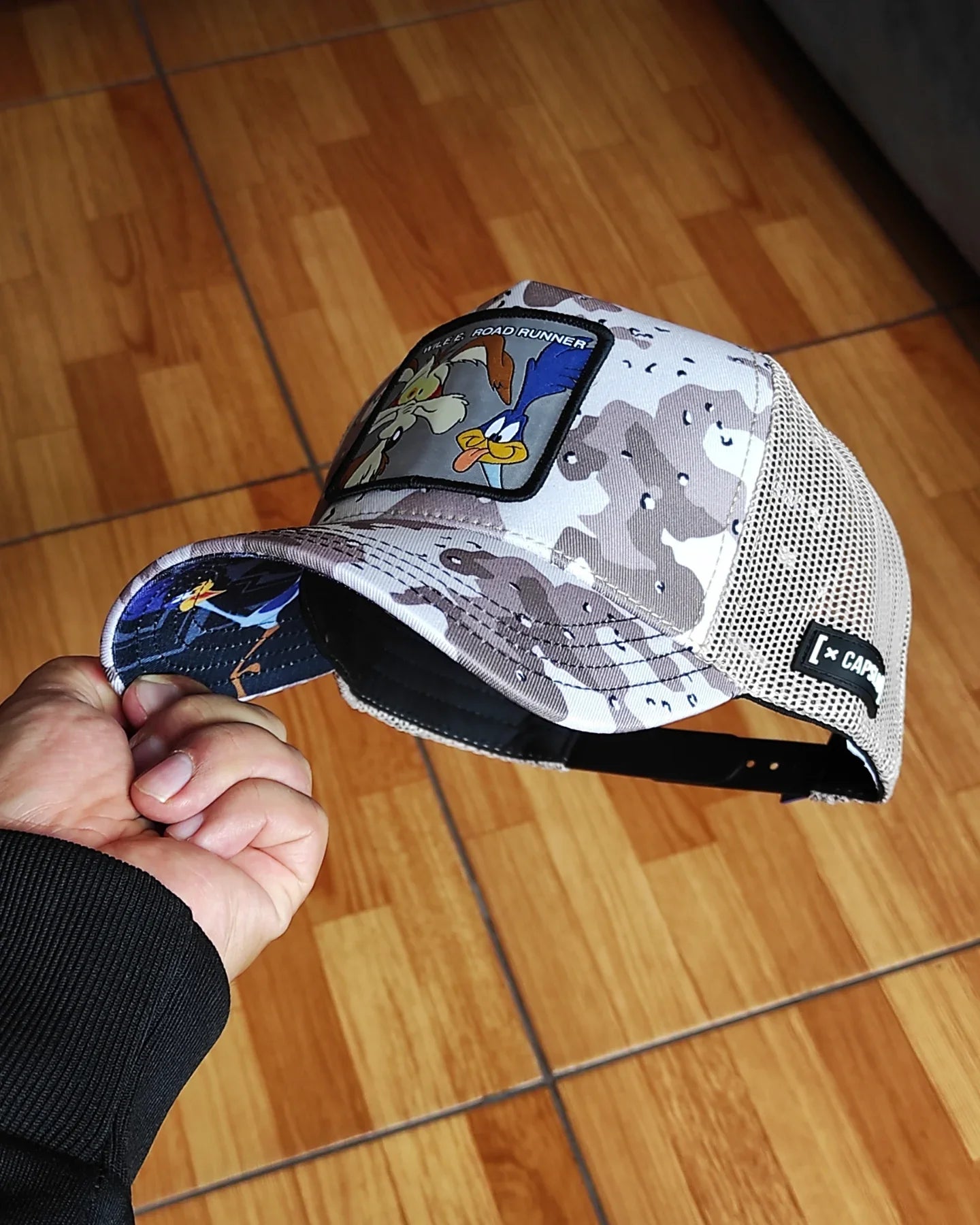 CAPSLAB LOONEY TUNES TRUCKER SNAPBACK HAT