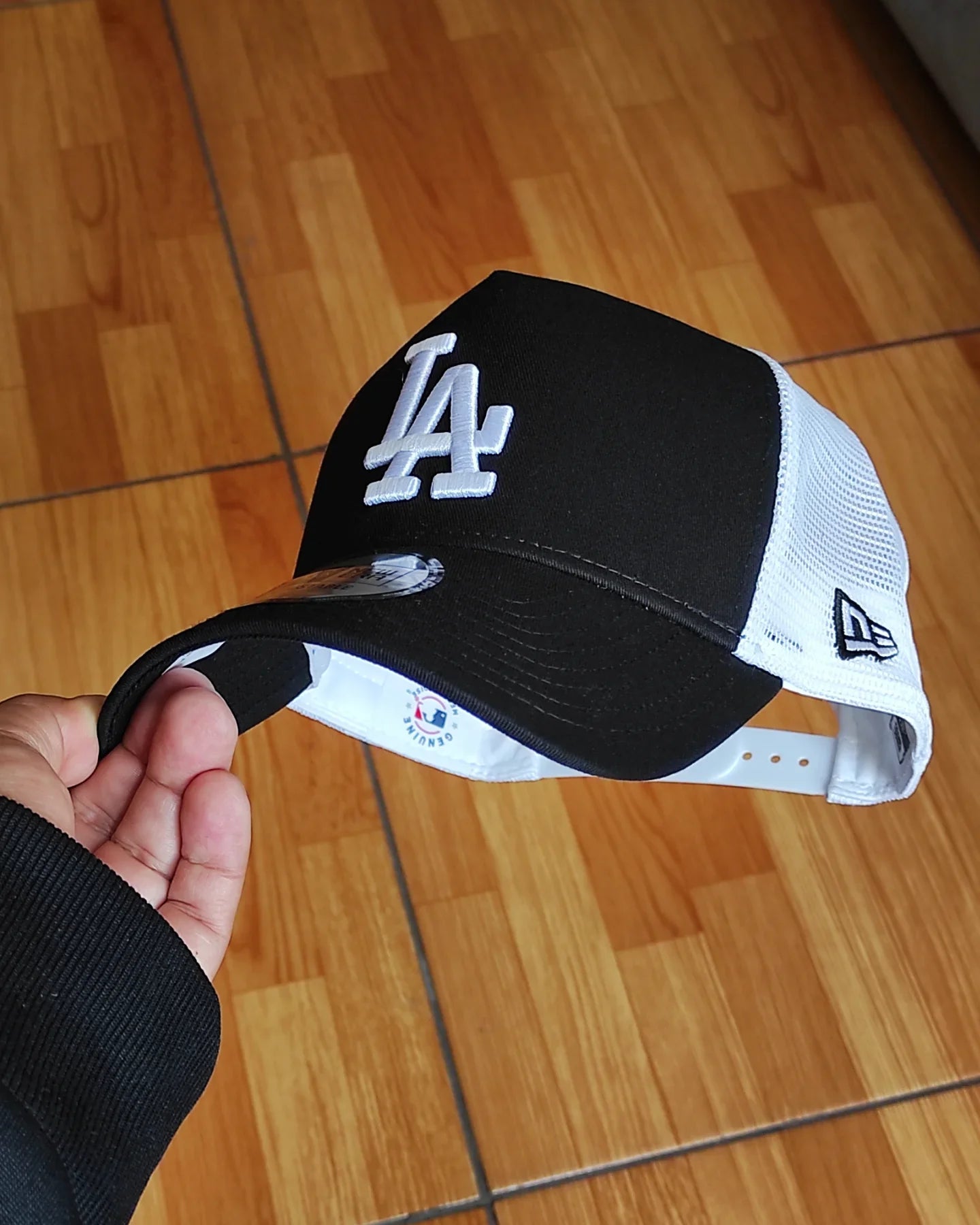 New Era Los Angeles Dodgers black white Trucker a-frame