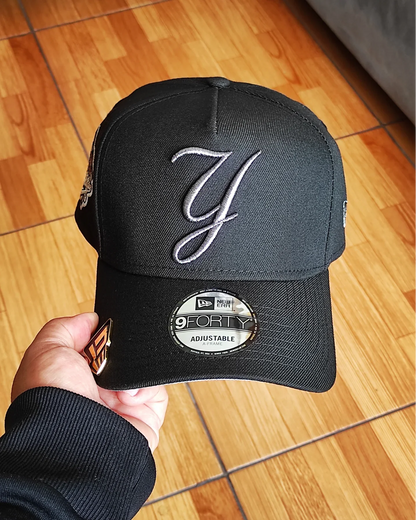 New Era New York Yankees World Series 1999 Liquid Titanium Black Edition 9Forty A Frame Snapback