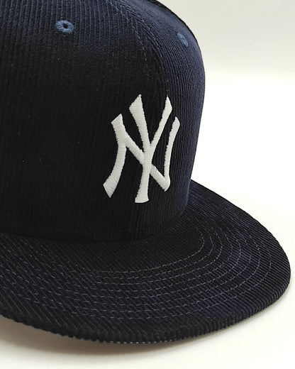 Chicago Bulls OLD SCHOOL CORDUROY SIDE-PATCH Black Fitted Hat by New Era