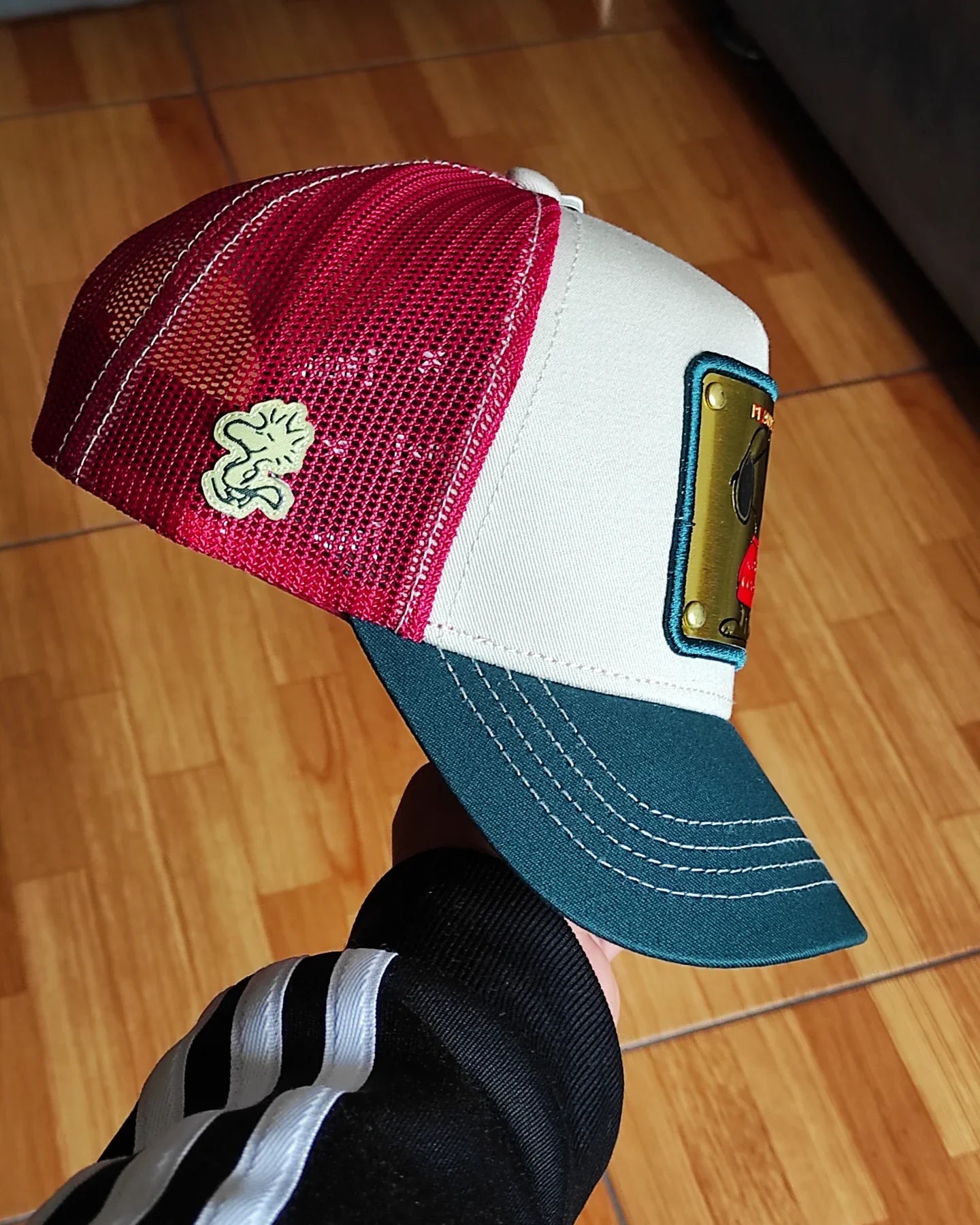 CAPSLAB peanuts Snoopy white red green trucker snapback hat