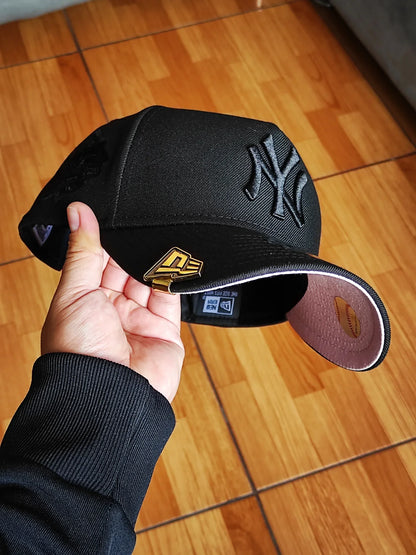 New Era New York Yankees world series 1999 black pink 9 FORTY AFRAME